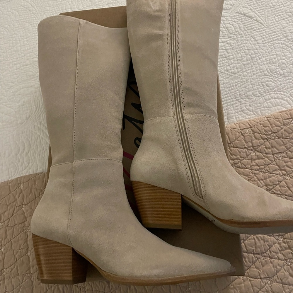 COPY - Suede western boots